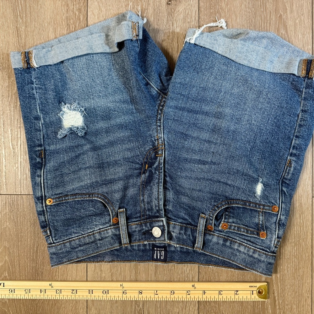 GAP Women's Distressed Blue Jean Shorts - Picture 5 of 8